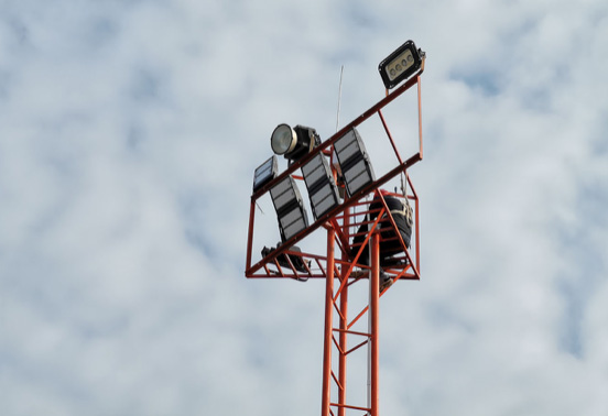 Standardi LED za visoko jamborno luč